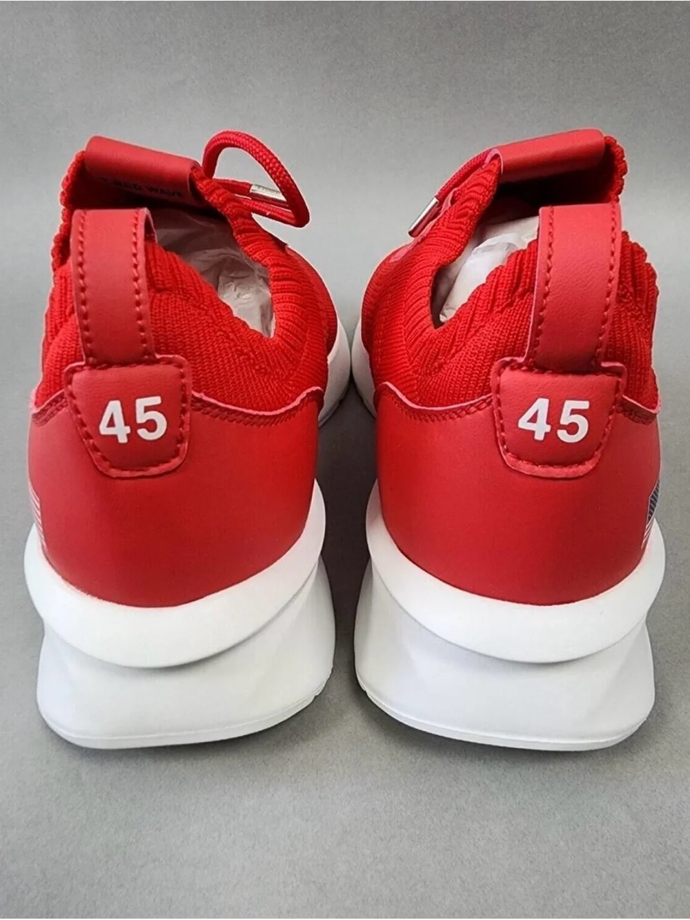 Donald Trump T-RedWave 45 Sneakers Men’s Size 10 Red NEW w/ Box Collectible